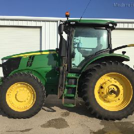 2016 John Deere 7210R