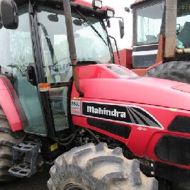 2012 Mahindra 8560