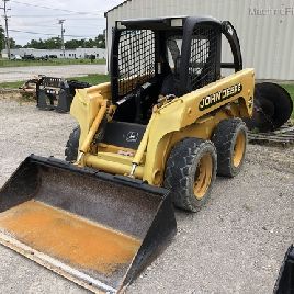 2000 John Deere 240