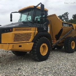 2019 John Deere 260E