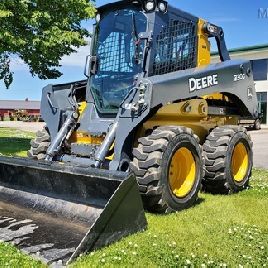 2018 John Deere 330G