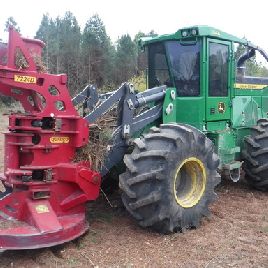 2016 John Deere 843L