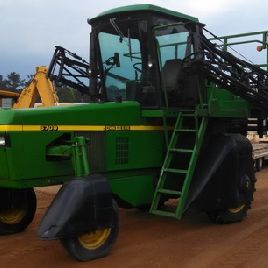 2005 John Deere 6700