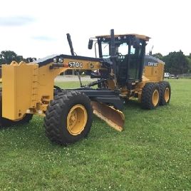 2015 John Deere 670G