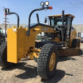 2015 John Deere 772GP