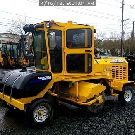 2016 Superior Broom DT80J