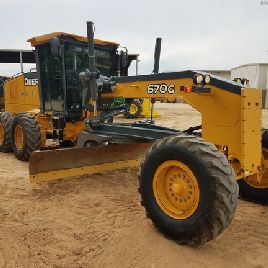 2013 John Deere 670G