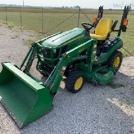 2015 John Deere 1025R