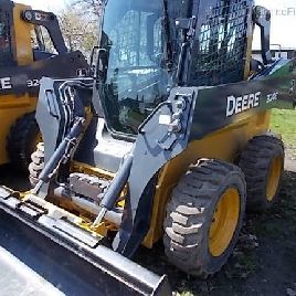 2018 John Deere 324E