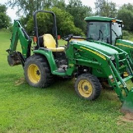 2010 John Deere 3320
