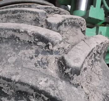 2013 Michelin 380/90R46