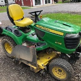 2014 John Deere X738