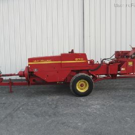 1990 New Holland 570