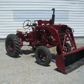 1967 Farmall 140