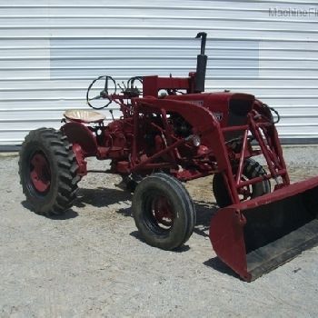 1967 Farmall 140