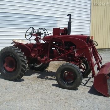 1967 Farmall 140