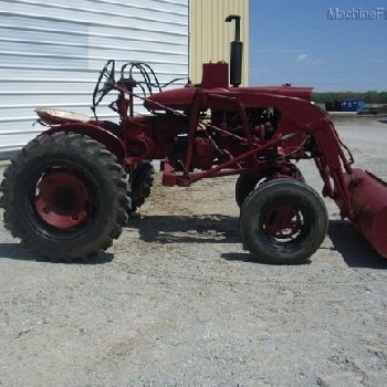 1967 Farmall 140