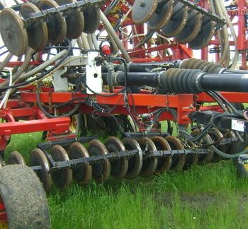 2006 Bourgault 5710