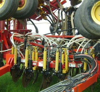 2006 Bourgault 5710