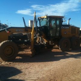 2013 John Deere 670G