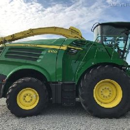2018 John Deere 8100