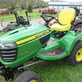 2017 John Deere X739