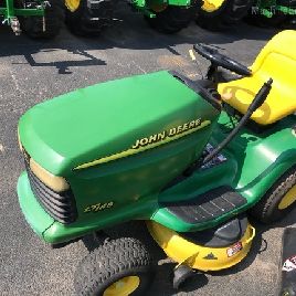 1998 John Deere LT166