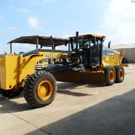 2015 John Deere 672GP