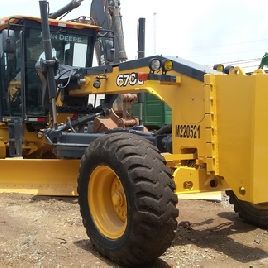 2012 John Deere 670G