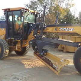 2015 John Deere 770GP