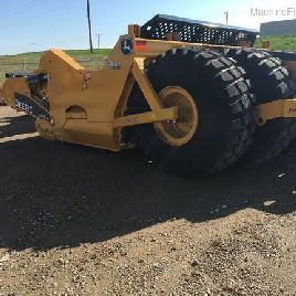 2018 John Deere 2412E