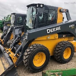 2017 John Deere 330G