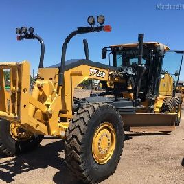 2013 John Deere 772GP