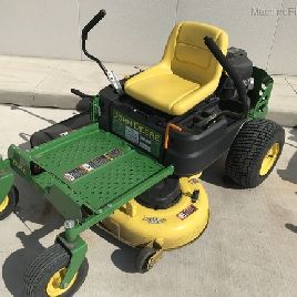 2017 John Deere Z335E
