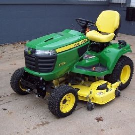 2018 John Deere X738