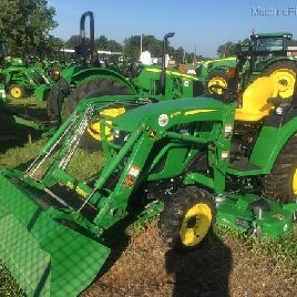 2018 John Deere 2032R