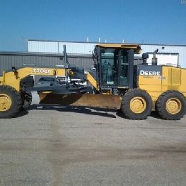 2010 John Deere 770GP