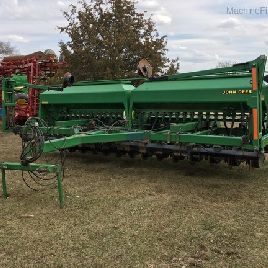 1999 John Deere 1560