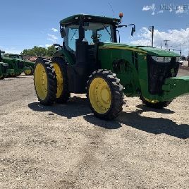 2015 John Deere 8270R