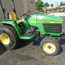 2001 John Deere 4200
