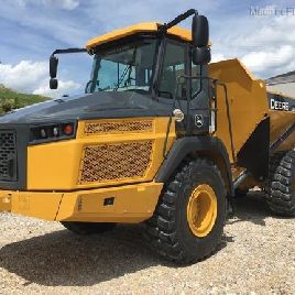 2019 John Deere 260E