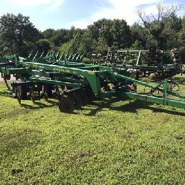 2003 John Deere 2700