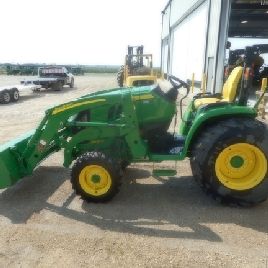2016 John Deere 3033R