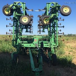 2001 John Deere 2200