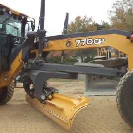 2015 John Deere 770GP