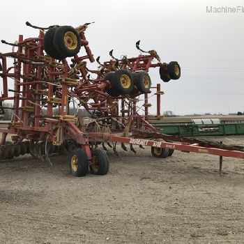 2001 Bourgault 5710