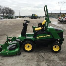 2016 John Deere 1570
