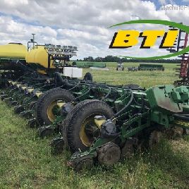 2010 John Deere 1770NT