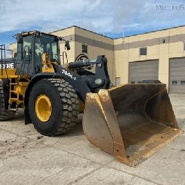 2017 John Deere 744K-II