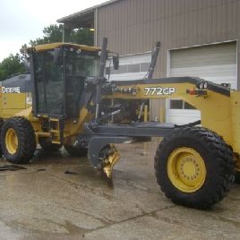 2014 John Deere 772GP